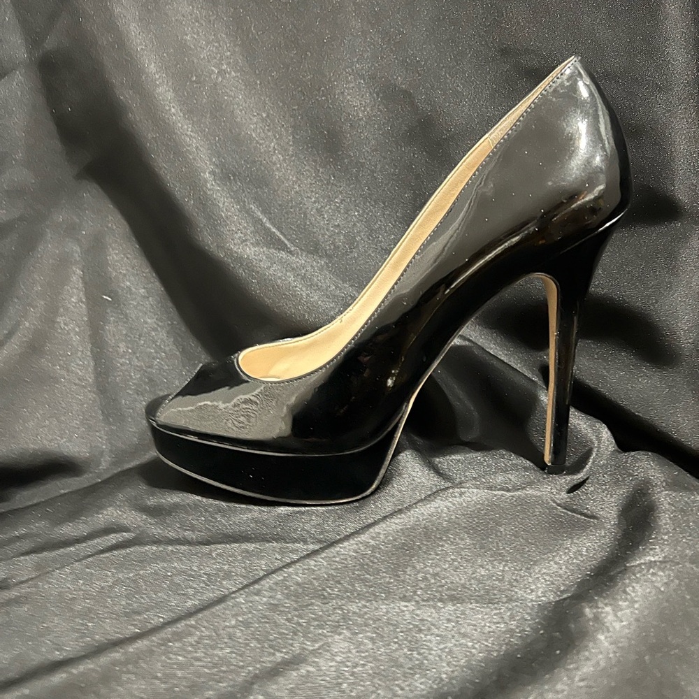 Vince Camuto Black Pumps